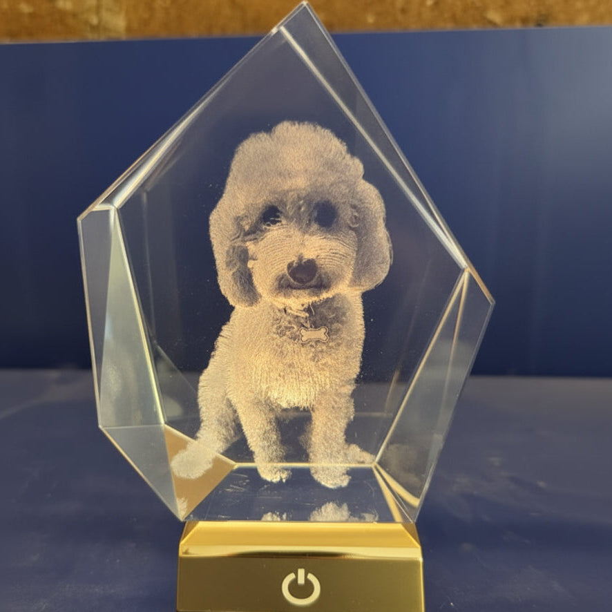 MEDIUM DIAMOND – INCLUDES LIGHT BASE