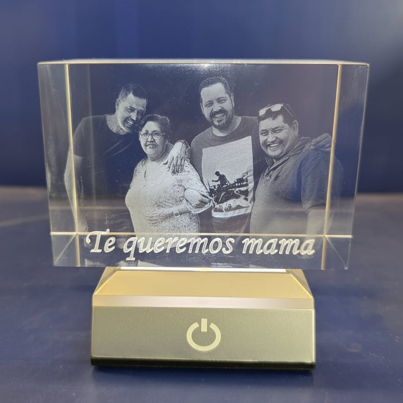 Cubo Grande de Cristal Personalizado con Foto 3D y Base Luminosa - personalizado en 3D con base luminosa - Barcelona Crystal