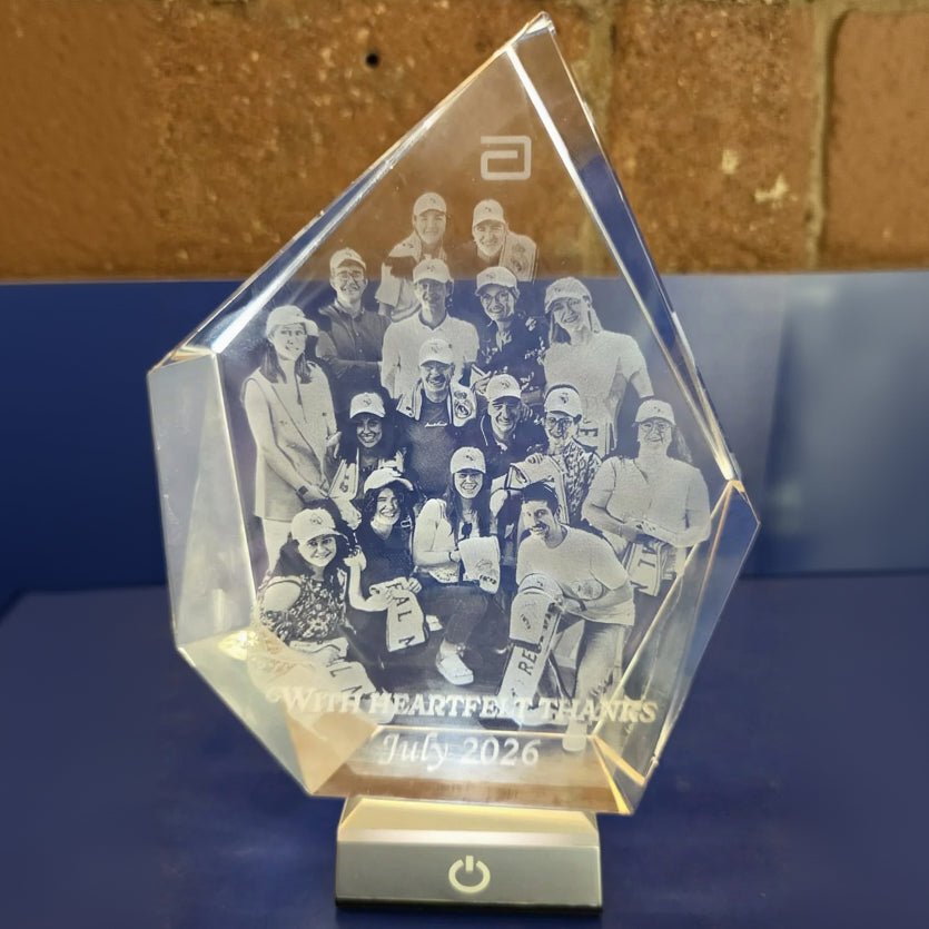 Diamante Grande de Cristal Personalizado con Foto 3D y Base Luminosa - personalizado en 3D con base luminosa - Barcelona Crystal