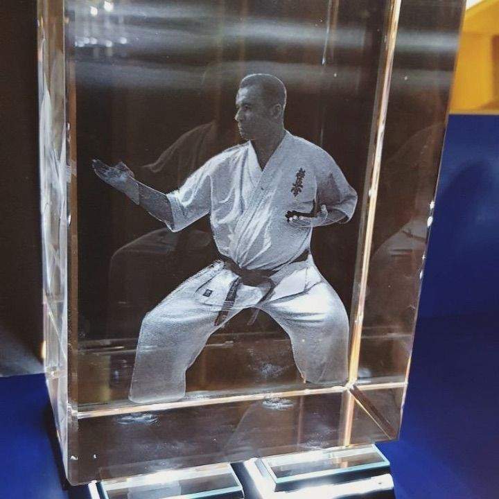 CUBO GIGANTE - INCLUYE BASE LUMINOSA